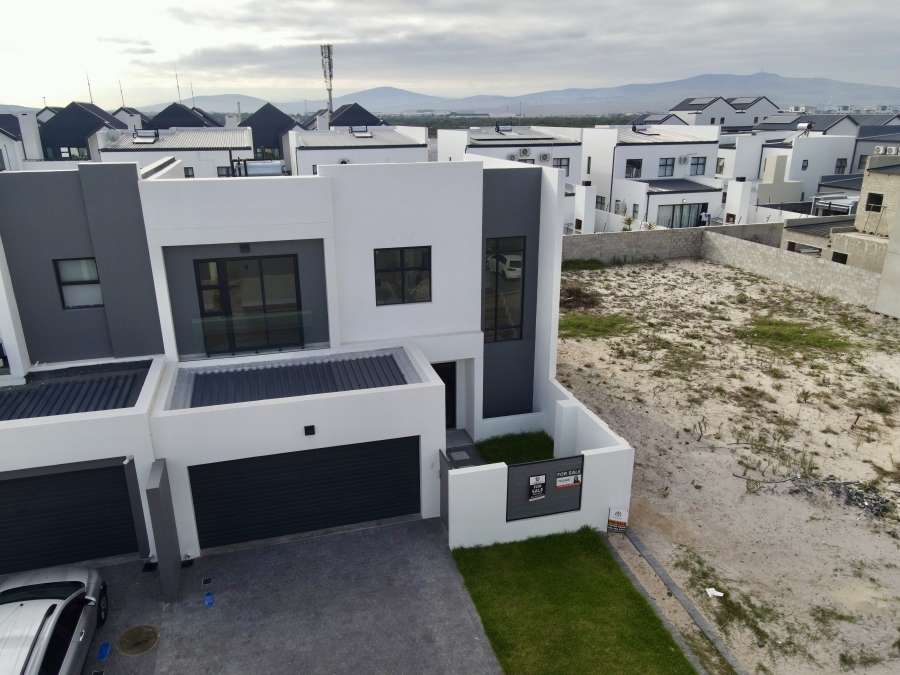 4 Bedroom Property for Sale in Sandown Western Cape